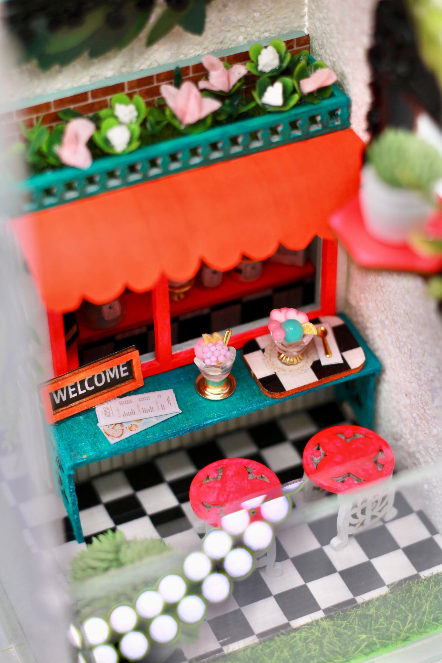 The Retro Dessert Shop Spooder Enclosure