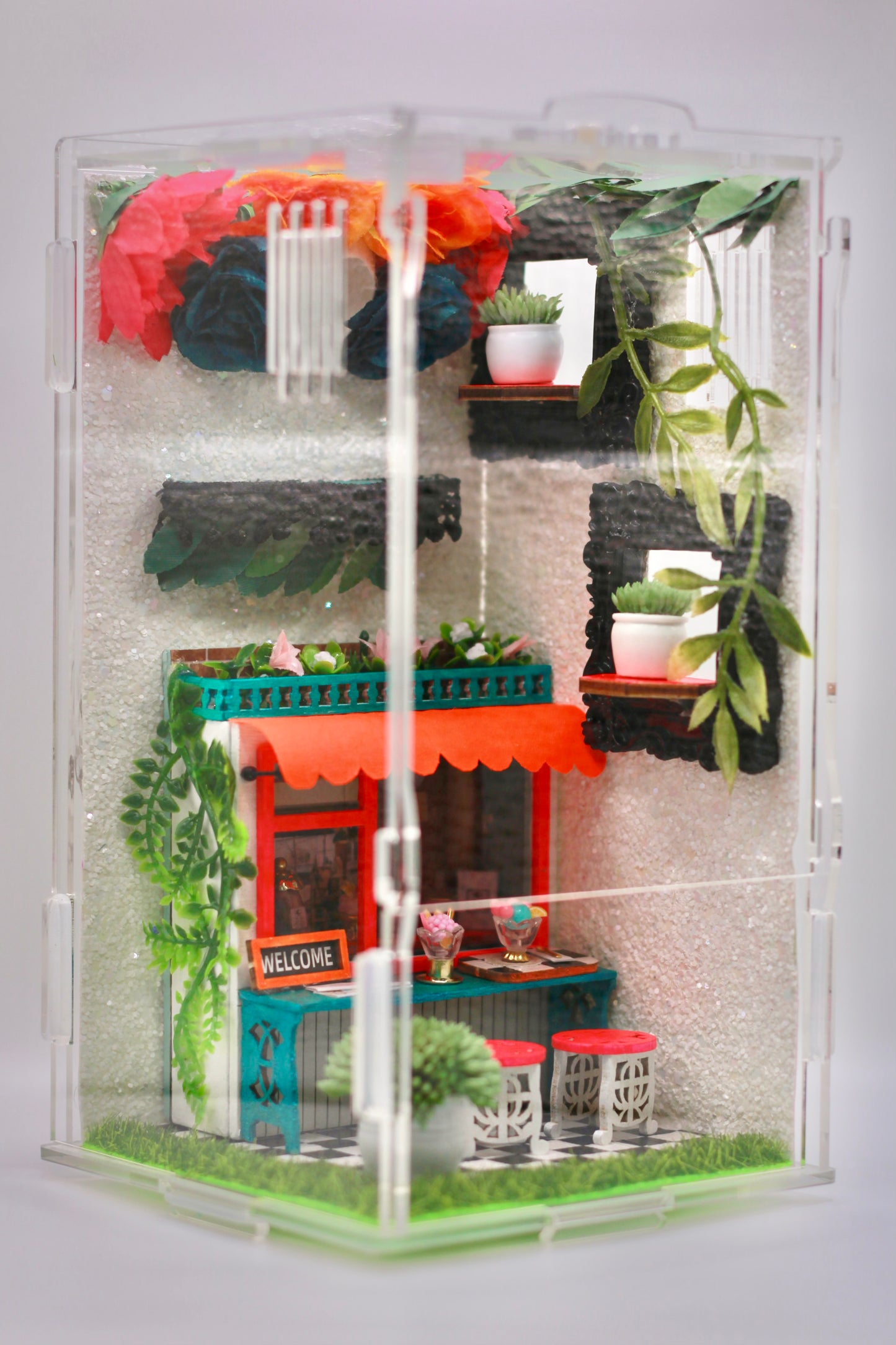 The Retro Dessert Shop Spooder Enclosure
